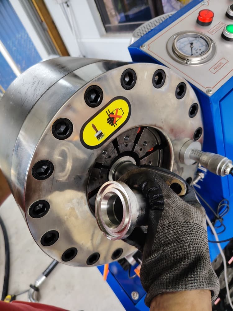 Hydraulic product 9